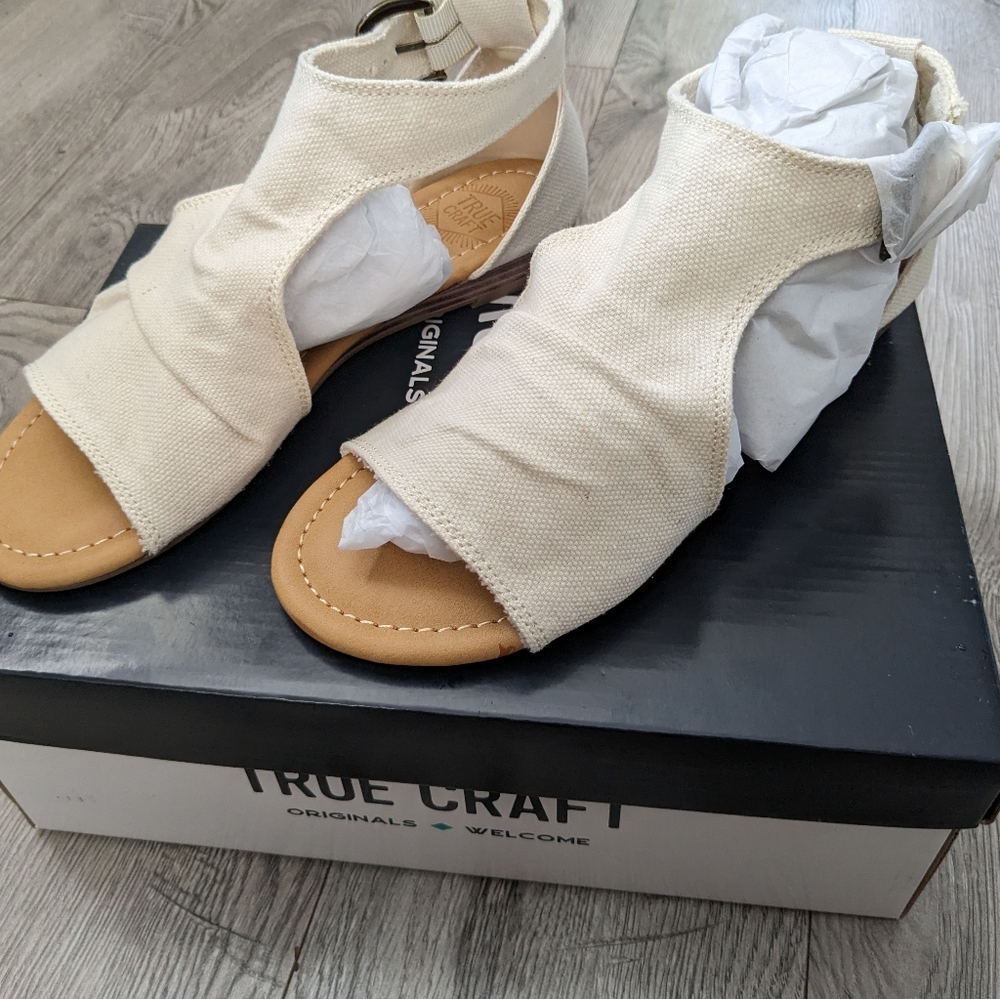 TRUE CRAFT CAMELLA Flats natural linen